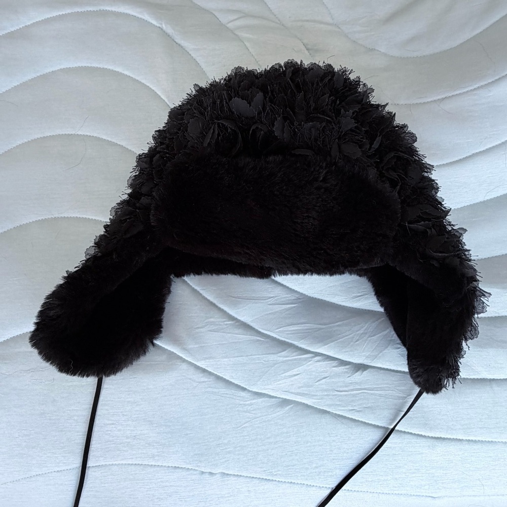 NWOT Heureh Cozy Black Women’s Faux Fur Winter Hat
